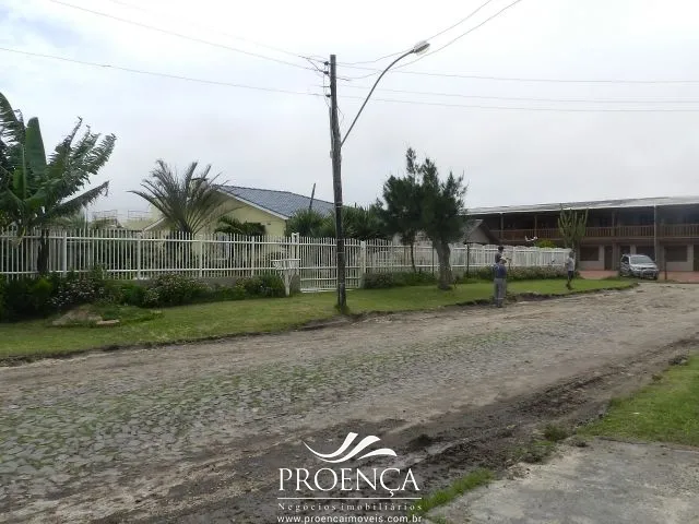 Casa com 3 Terrenos em Capão da Canoa: 2ª foto da galeria de imagens do imóvel