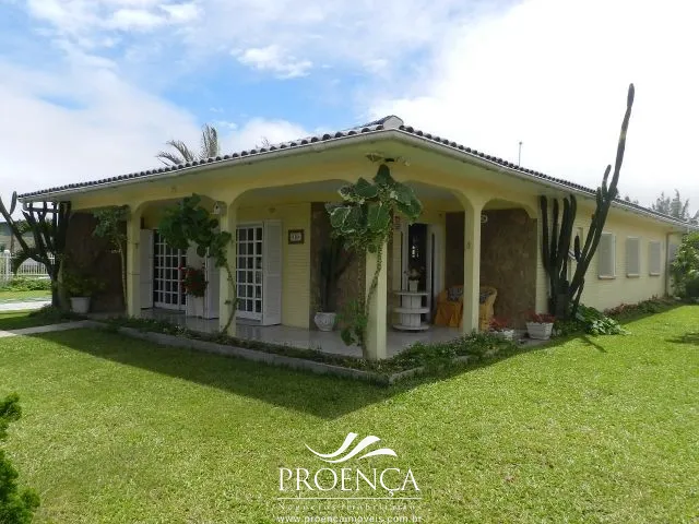 Casa com 3 Terrenos em Capão da Canoa: 1ª foto da galeria de imagens do imóvel