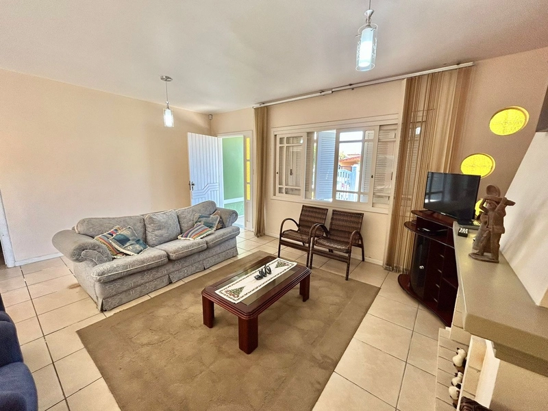 Casa 4 dormitórios com piscina no Centro de Xangri-lá: 11ª foto da galeria de imagens do imóvel