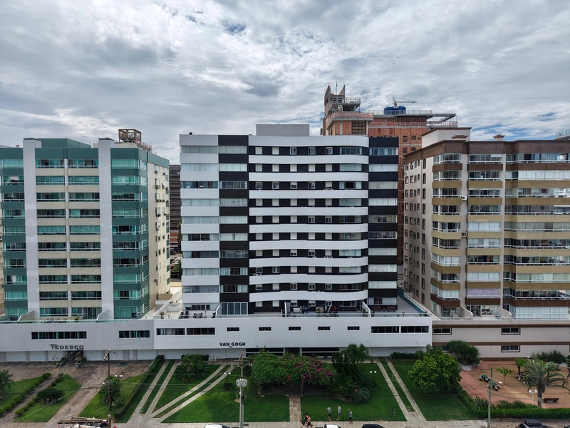 APARTAMENTO À VENDA EM CAPÃO DA CANOA, FRENTE PRAÇA: 2ª foto da galeria de imagens do imóvel