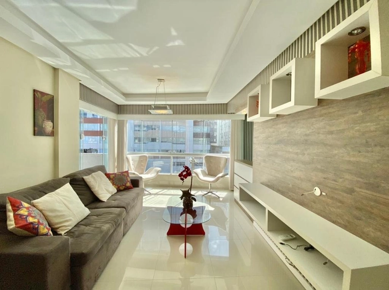 Apartamento 03 dormitórios com terraço na Av. Ubirajara: 2ª foto da galeria de imagens do imóvel