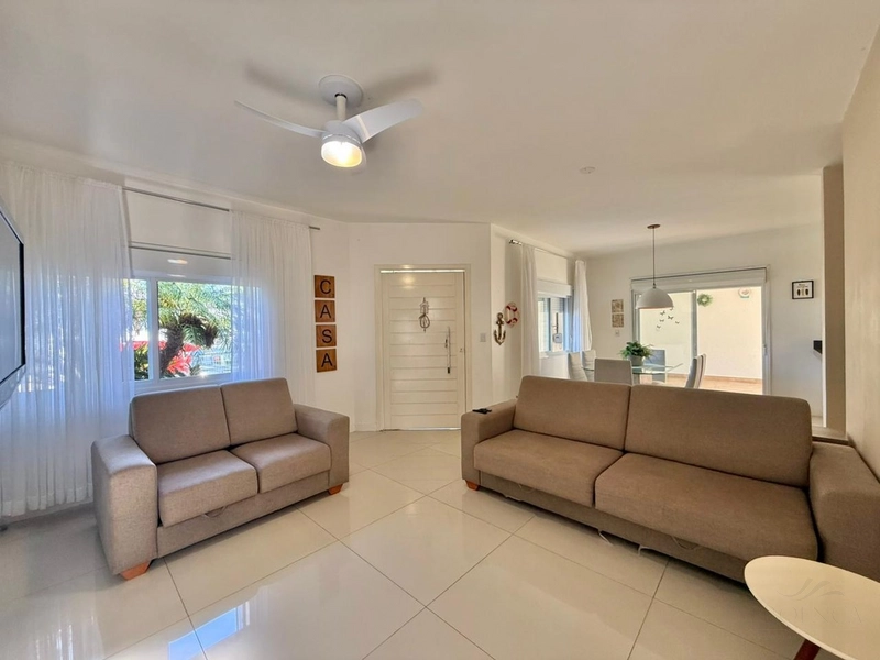 Casa 3 quartos 190m² Mobiliada e Decorada ( Zona Nova de Capão ): 12ª foto da galeria de imagens do imóvel