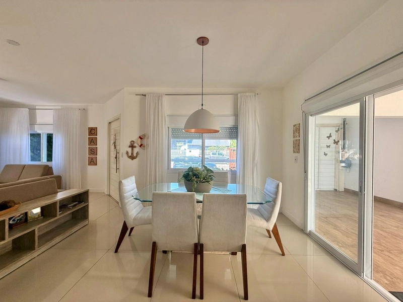 Casa 3 quartos 190m² Mobiliada e Decorada ( Zona Nova de Capão ): 6ª foto da galeria de imagens do imóvel