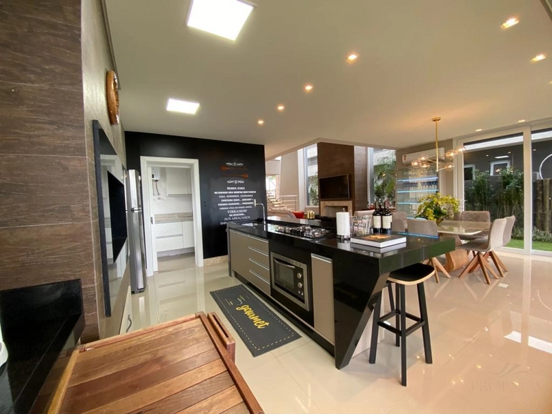 Excelente Sobrado, Beira Lago sendo 5 suítes, Mobiliado e Decorado.: 14ª foto da galeria de imagens do imóvel