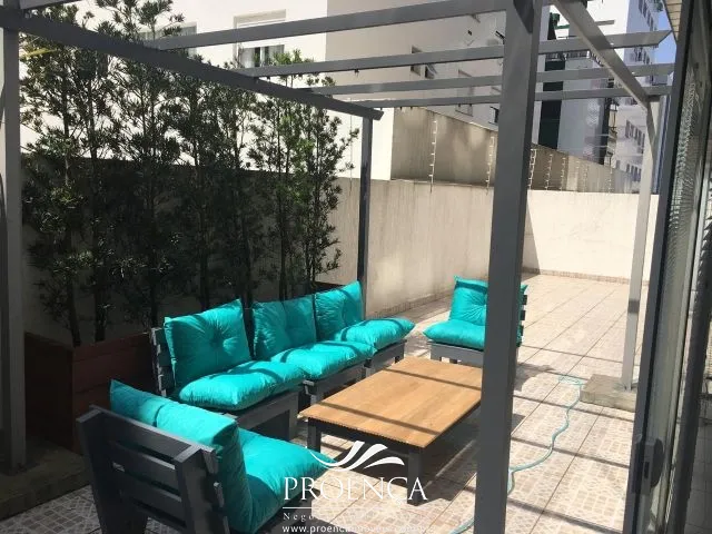 Apartamento de frente com terraço em "L", 2 dormitórios, suite, vaga!