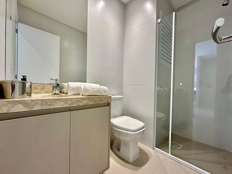 Apartamento mobiliado e decorado em pleno centro de Capão: 3ª foto da galeria de imagens do imóvel