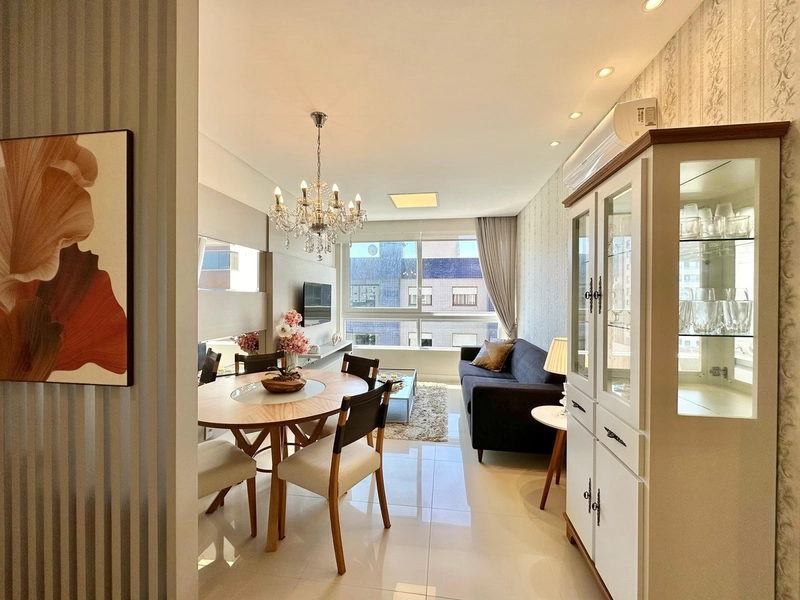 Apartamento mobiliado e decorado em pleno centro de Capão: 2ª foto da galeria de imagens do imóvel