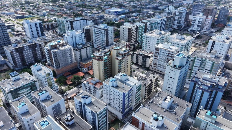 APARTAMENTO À VENDA EM CAPÃO DA CANOA, SACADA DE FRENTE COM TERRAÇO: 41ª foto da galeria de imagens do imóvel