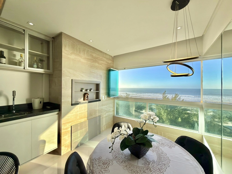 Apartamento mobiliado e decorado na Beira-Mar de Capão da Canoa: 3ª foto da galeria de imagens do imóvel