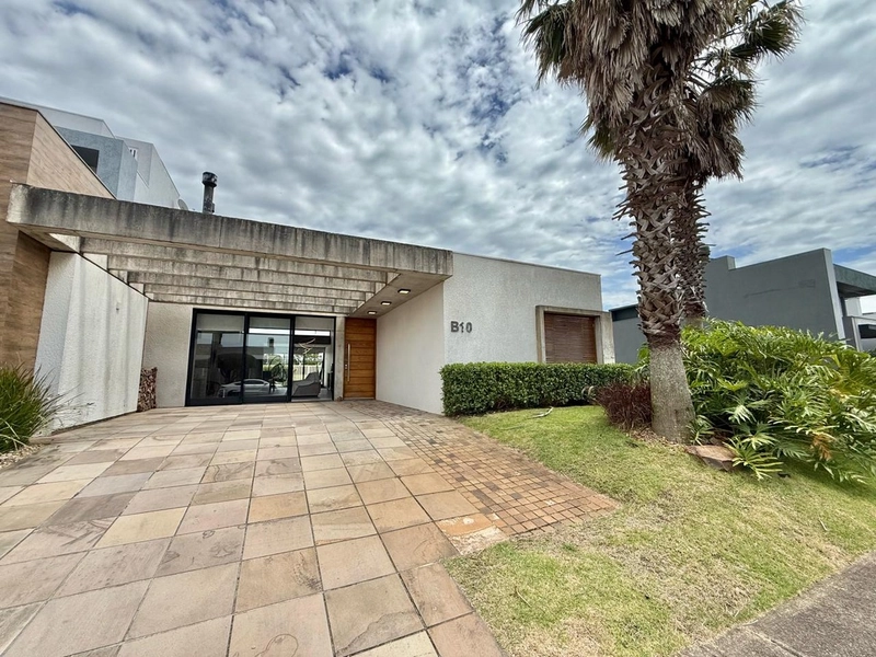 CASA 4 SUITES TÉRREA NO CAPÃO ILHAS RESORT