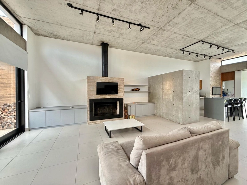 CASA 4 SUITES TÉRREA NO CAPÃO ILHAS RESORT: 3ª foto da galeria de imagens do imóvel