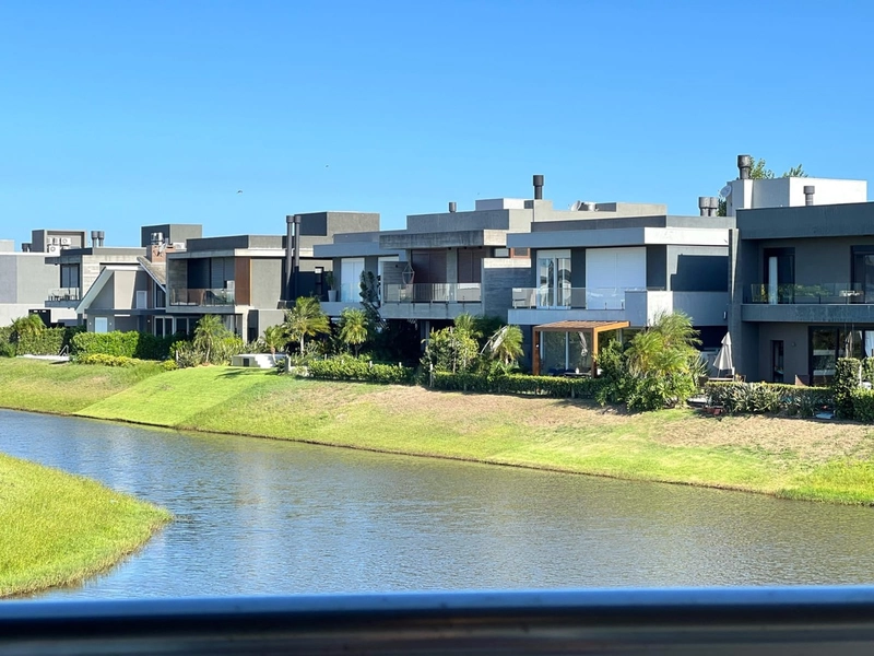 Sobrado Beira Lago 4 suítes-Cond Capão Ilhas -Capão da Canoa: 6ª foto da galeria de imagens do imóvel
