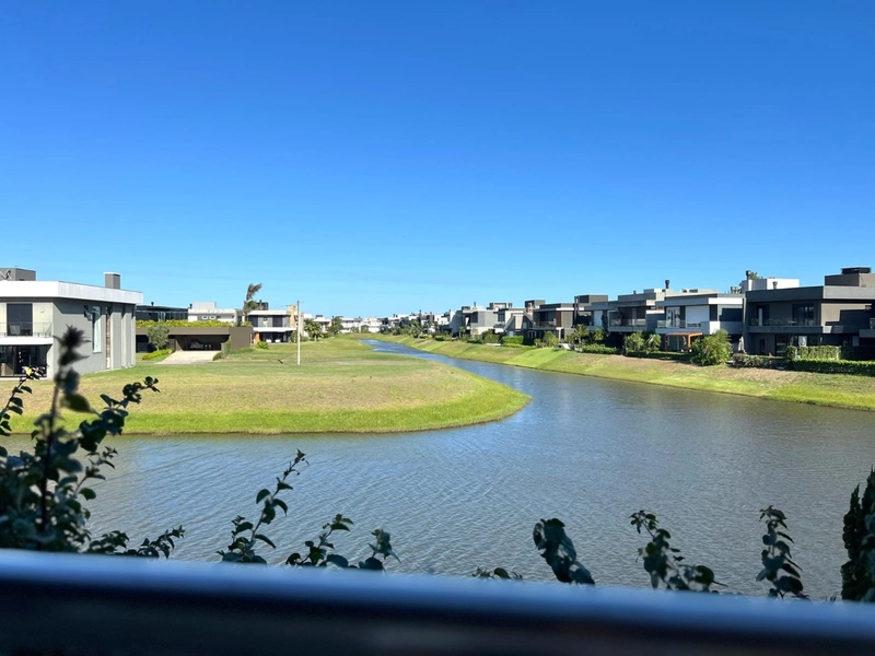Sobrado Beira Lago 4 suítes-Cond Capão Ilhas -Capão da Canoa: 7ª foto da galeria de imagens do imóvel