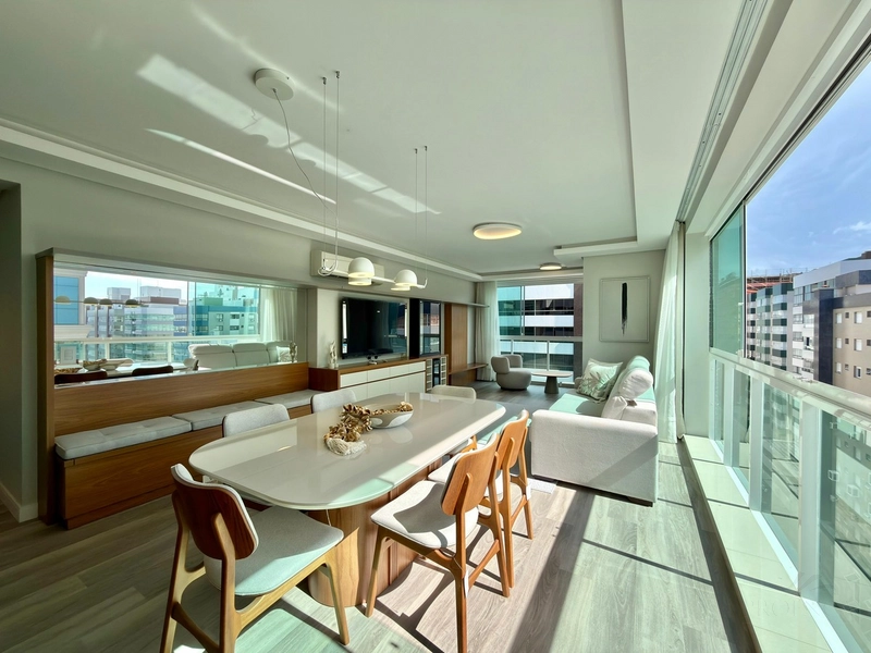 Apartamento 3 dormitórios Na Avenida e vista eterna Mar