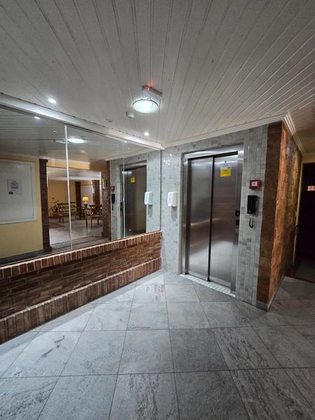 De Frente ao Lado da Praça Mini Golf e Igreja Matriz.: 3ª foto da galeria de imagens do imóvel