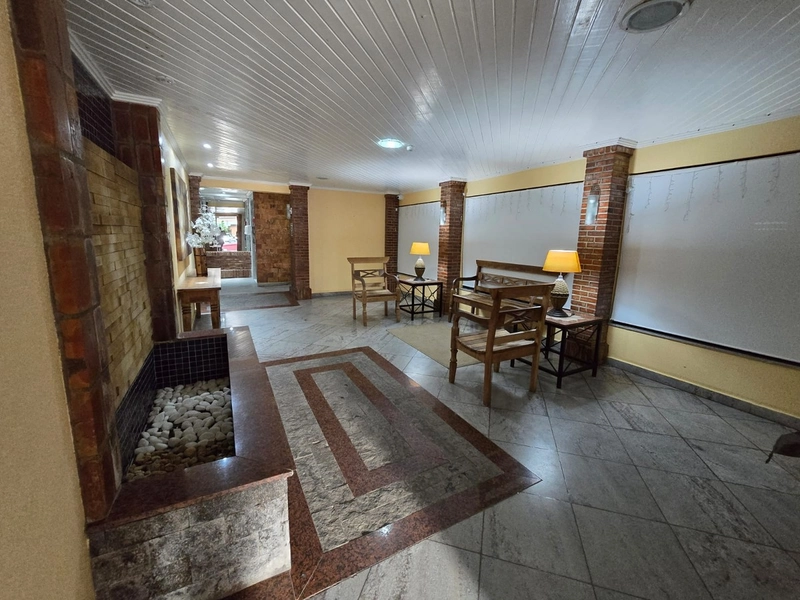 De Frente ao Lado da Praça Mini Golf e Igreja Matriz.: 2ª foto da galeria de imagens do imóvel