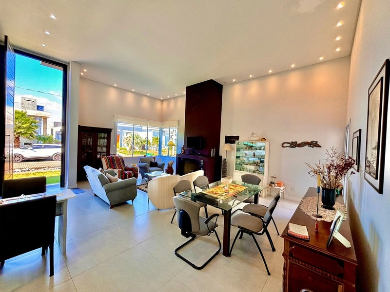 Excelente Casa Térrea 200m² sendo 4 suítes, frente Mar.: 6ª foto da galeria de imagens do imóvel