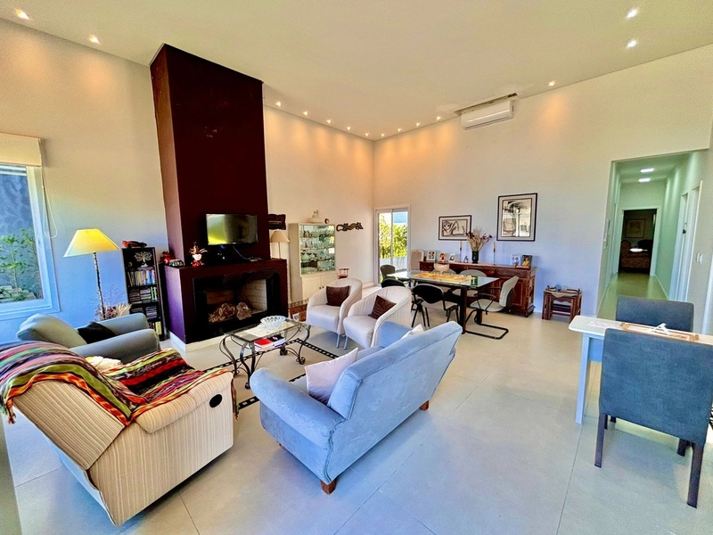 Excelente Casa Térrea 200m² sendo 4 suítes, frente Mar.: 5ª foto da galeria de imagens do imóvel