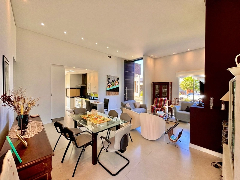 Excelente Casa Térrea 200m² sendo 4 suítes, frente Mar.: 8ª foto da galeria de imagens do imóvel