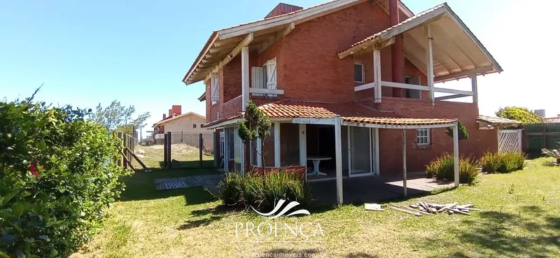 Casa 3 dormitórios na Zona Nova em Capão da Canoa: 2ª foto da galeria de imagens do imóvel