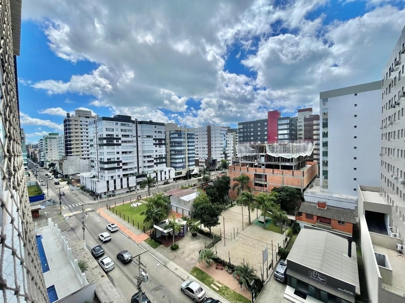 Apenas 2 quadras do Mar de frente ao lado da Praça tiaraju.: 4ª foto da galeria de imagens do imóvel