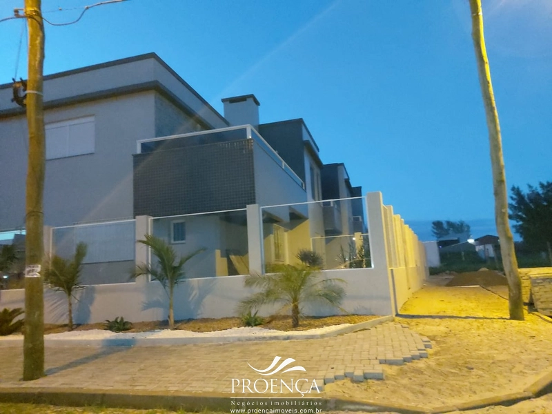 Apartamento duplex 2 dormitórios, Bairro Zona Nova em Capão da Canoa: 2ª foto da galeria de imagens do imóvel