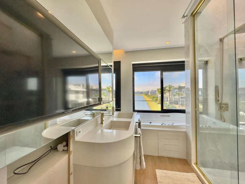 CONDOMÍNIO CAPÃO ILHAS RESORT - CASA COM VISTA INCRÍVEL PARA O LAGOA: 8ª foto da galeria de imagens do imóvel