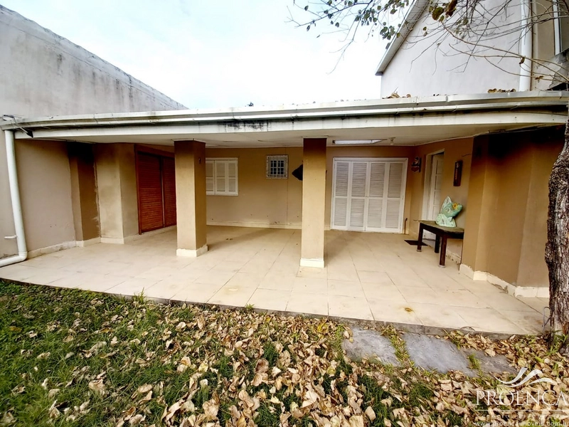 Duplex 4 dormitórios sendo 1 suíte, amplo pátio na frente: 6ª foto da galeria de imagens do imóvel