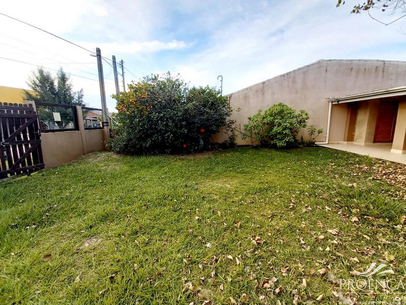 Duplex 4 dormitórios sendo 1 suíte, amplo pátio na frente: 9ª foto da galeria de imagens do imóvel