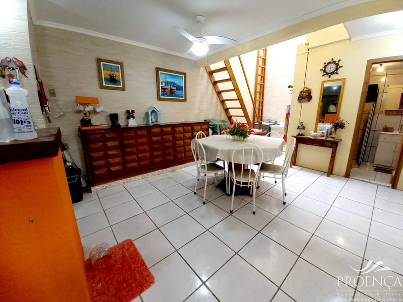 Duplex 4 dormitórios sendo 1 suíte, amplo pátio na frente: 16ª foto da galeria de imagens do imóvel
