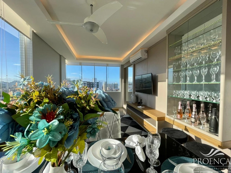 Apartamento beira mar 3 dormitórios, suíte, garagem.