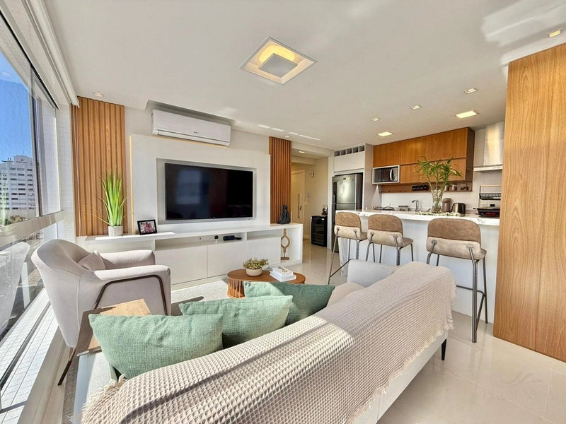 Apartamento mobiliado e decorado com vista Mar frente Avenida: 9ª foto da galeria de imagens do imóvel