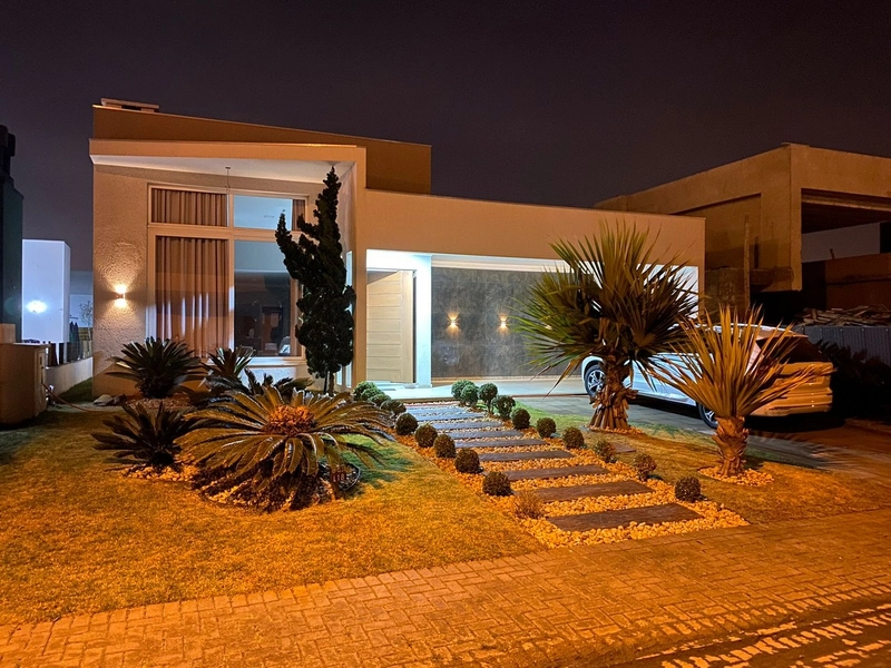 Casa em Condomínio com 3 suítes em Capão da Canoa.