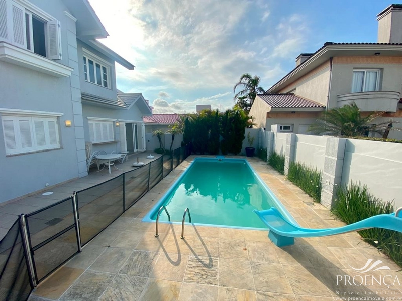 Casa 6 dormitórios em Atlântida 2 quadras do Mar: 27ª foto da galeria de imagens do imóvel