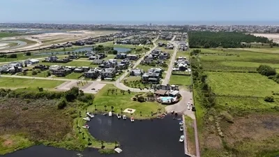 Terreno à venda no Condomínio com 636m² Frente a Lagoa.: 3ª foto da galeria de imagens do imóvel