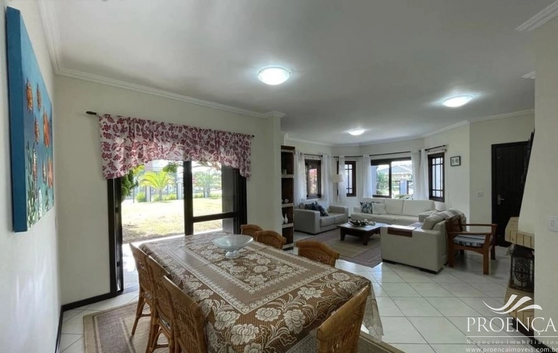 Casa 4 dormitórios, com piscina em Xangri-lá: 8ª foto da galeria de imagens do imóvel