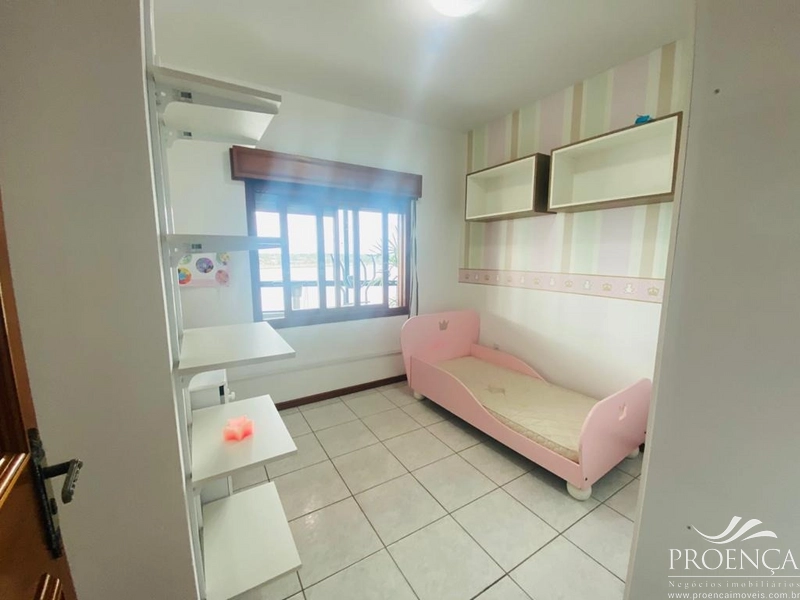 Apartamento de frente para o Rio.: 12ª foto da galeria de imagens do imóvel
