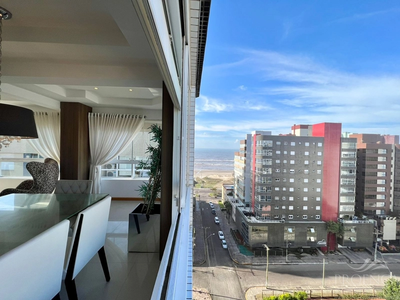 Apartamento na Praça Tiaraju em Capão da Canoa com Vista para o Mar!