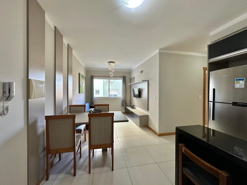 Apartamento 2 dormitórios mobiliado 2 quadras do Mar: 3ª foto da galeria de imagens do imóvel