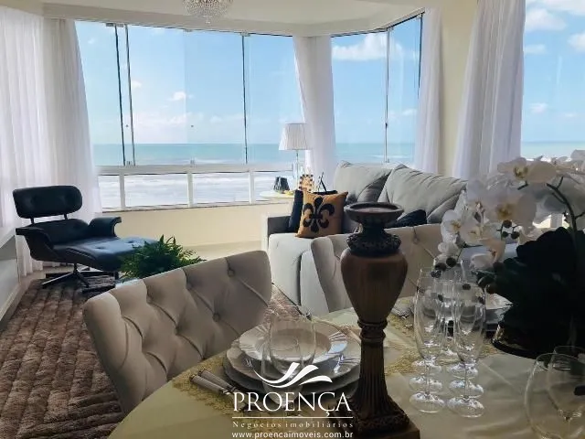 Apartamento de 3 dormitórios Mobiliado e Decorado. Frente vista mar!