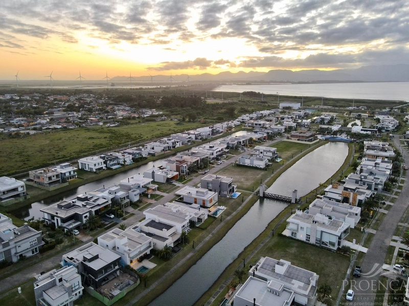 Excelente Sobrado Beira Lago, Mobiliado e Decorado, 4 suítes: 51ª foto da galeria de imagens do imóvel