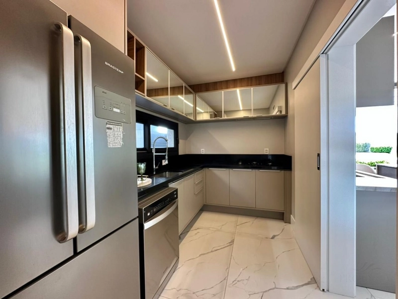 Sobrado com 5 suites, 494 m² de área privativa, Centro Xangri-lá/RS: 24ª foto da galeria de imagens do imóvel