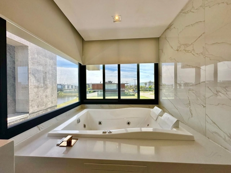 Sobrado com 5 suites, 494 m² de área privativa, Centro Xangri-lá/RS: 44ª foto da galeria de imagens do imóvel