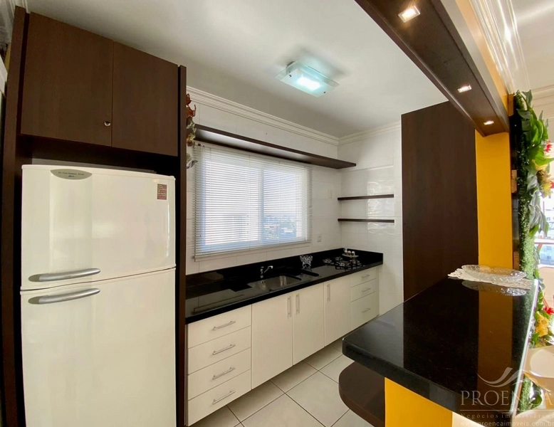 Apartamento 2 dormitórios com suíte e duas vagas de garagem: 3ª foto da galeria de imagens do imóvel