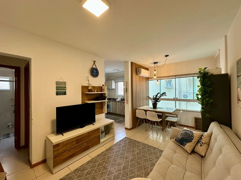 Amplo apartamento 2 dormitórios junto a Praça Flávio Boianovski.: 2ª foto da galeria de imagens do imóvel