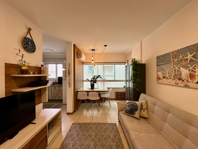 Amplo apartamento 2 dormitórios junto a Praça Flávio Boianovski.: 3ª foto da galeria de imagens do imóvel