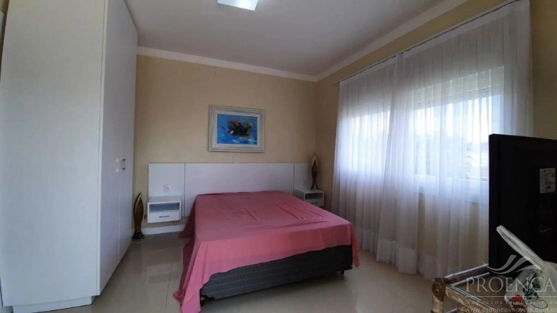 Casa e Sobrado em XANGRI-LÁ com 5 suítes e 300 m²: 21ª foto da galeria de imagens do imóvel