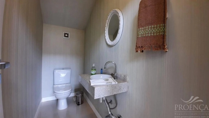 Casa e Sobrado em XANGRI-LÁ com 5 suítes e 300 m²: 18ª foto da galeria de imagens do imóvel
