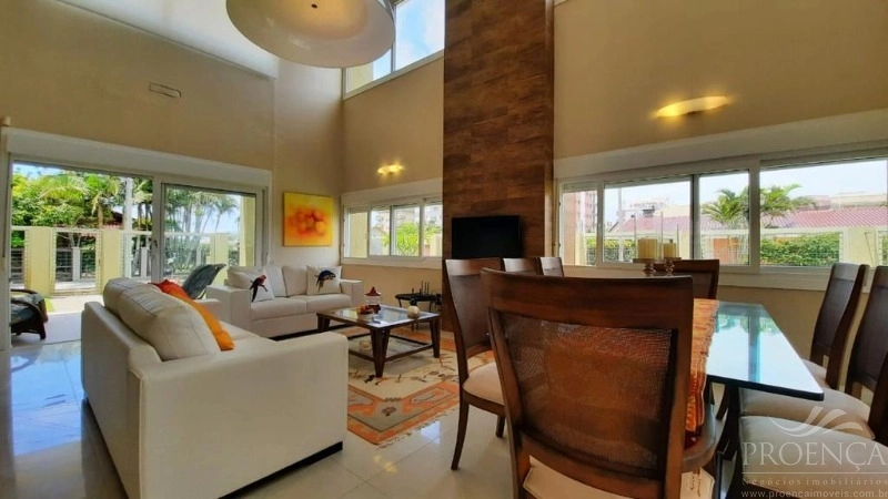 Casa e Sobrado em XANGRI-LÁ com 5 suítes e 300 m²: 7ª foto da galeria de imagens do imóvel