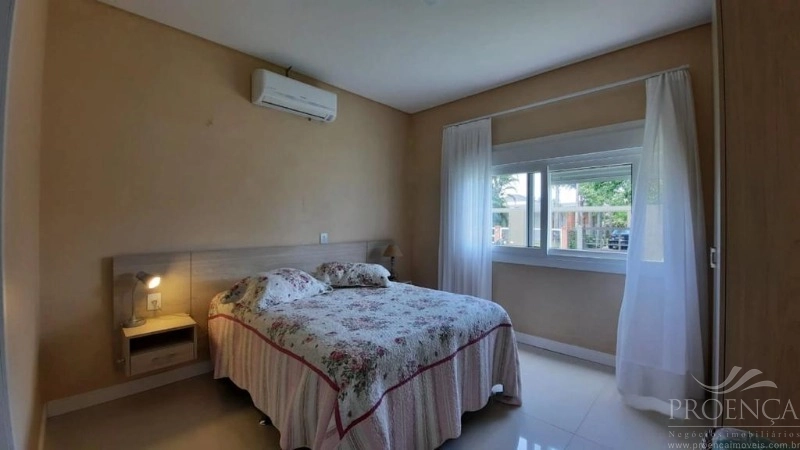 Casa e Sobrado em XANGRI-LÁ com 5 suítes e 300 m²: 19ª foto da galeria de imagens do imóvel
